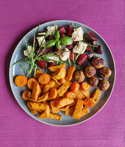 Pieczone klopsiki z warzywami